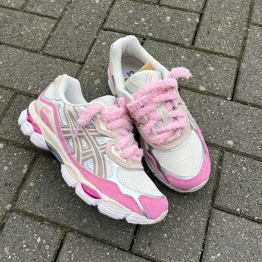 Fluffy Laces Pink