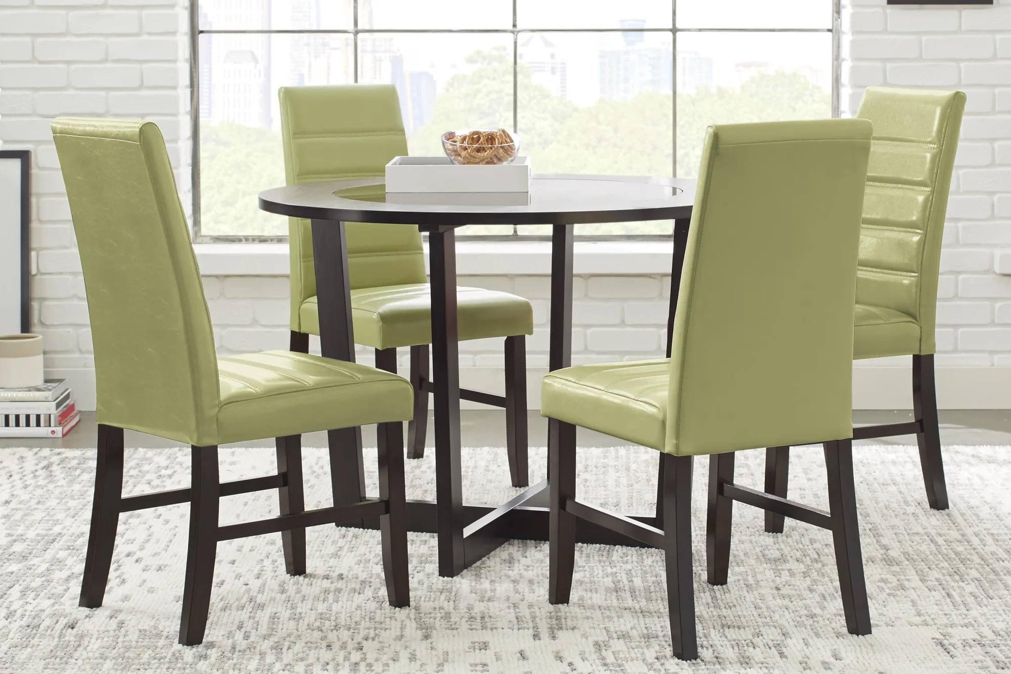 Mabry 5 Pc Dining Set With Brown Chairs