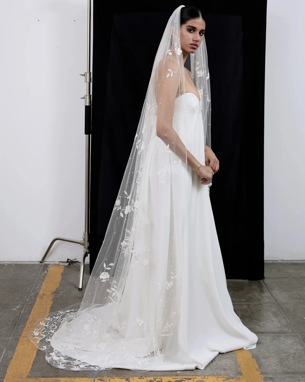 Renata Floral Embroidery Veil