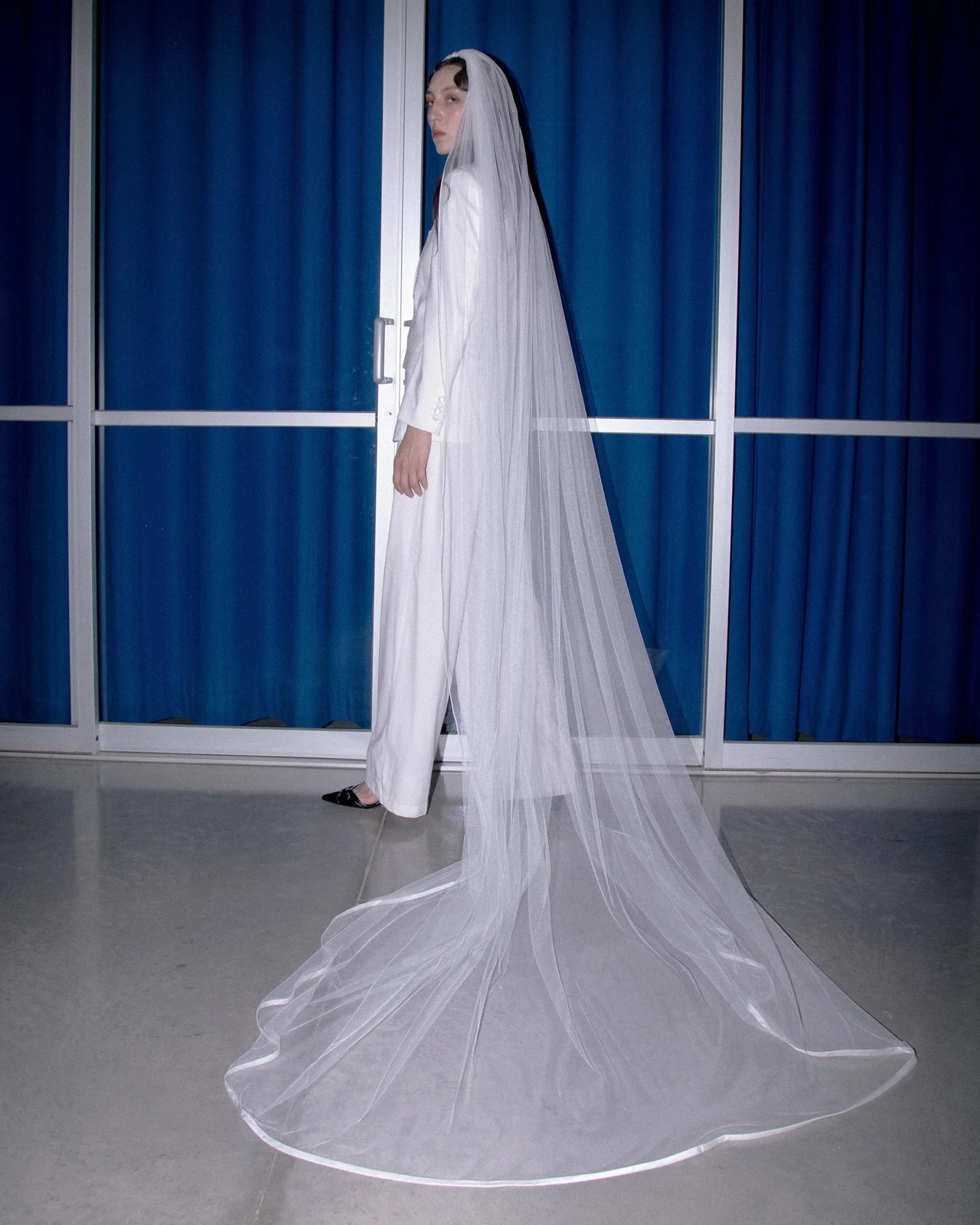 Satin Edge - English Tulle Off-white 108" Short Cathedral + 20" Mini Blusher