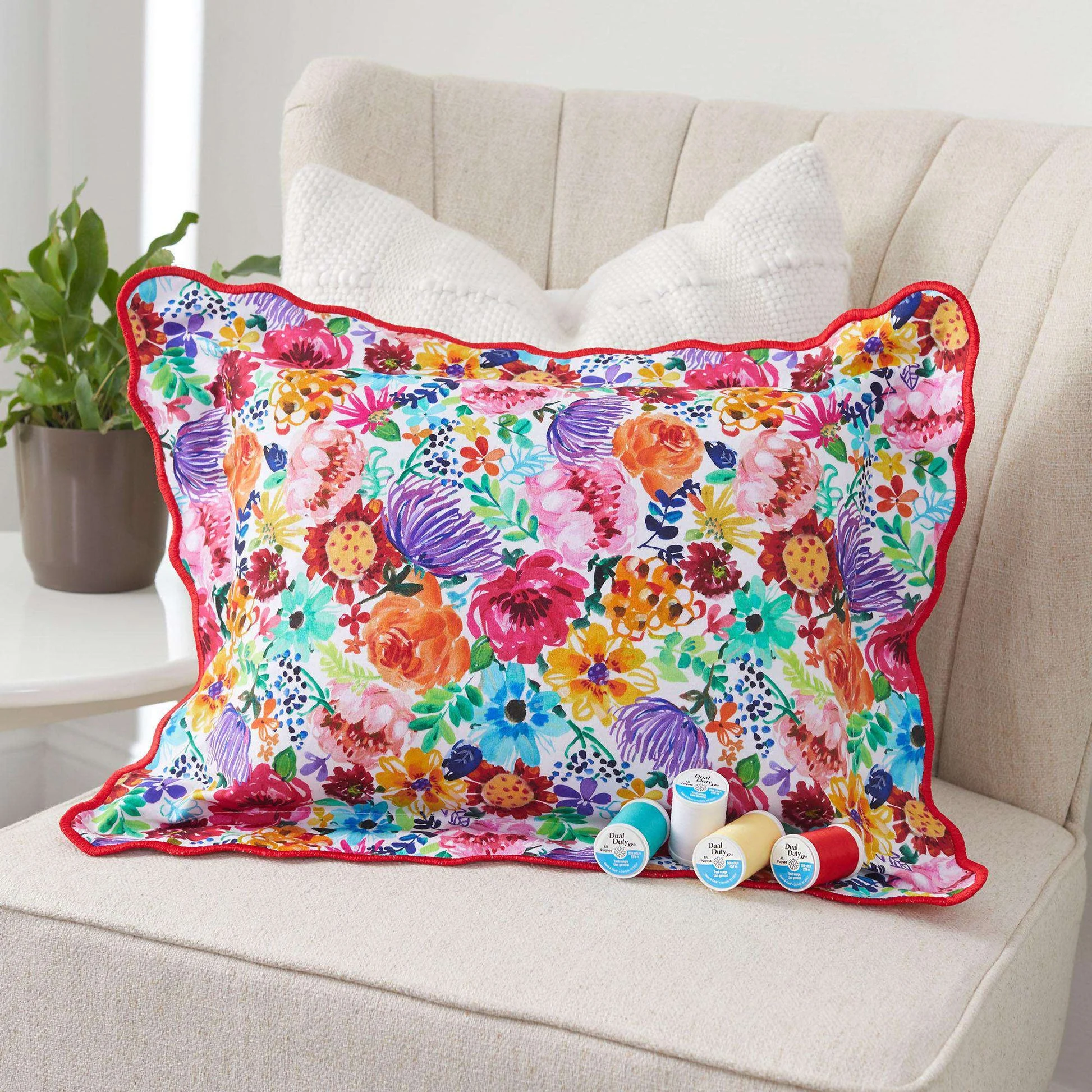 Sewing Scalloped Edge Pillow