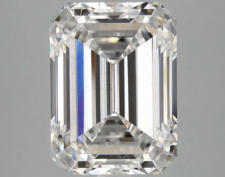 4.11 Carat Emerald Shaped Excellent Cut Si1 Igi Certified Lab Grown Diamond