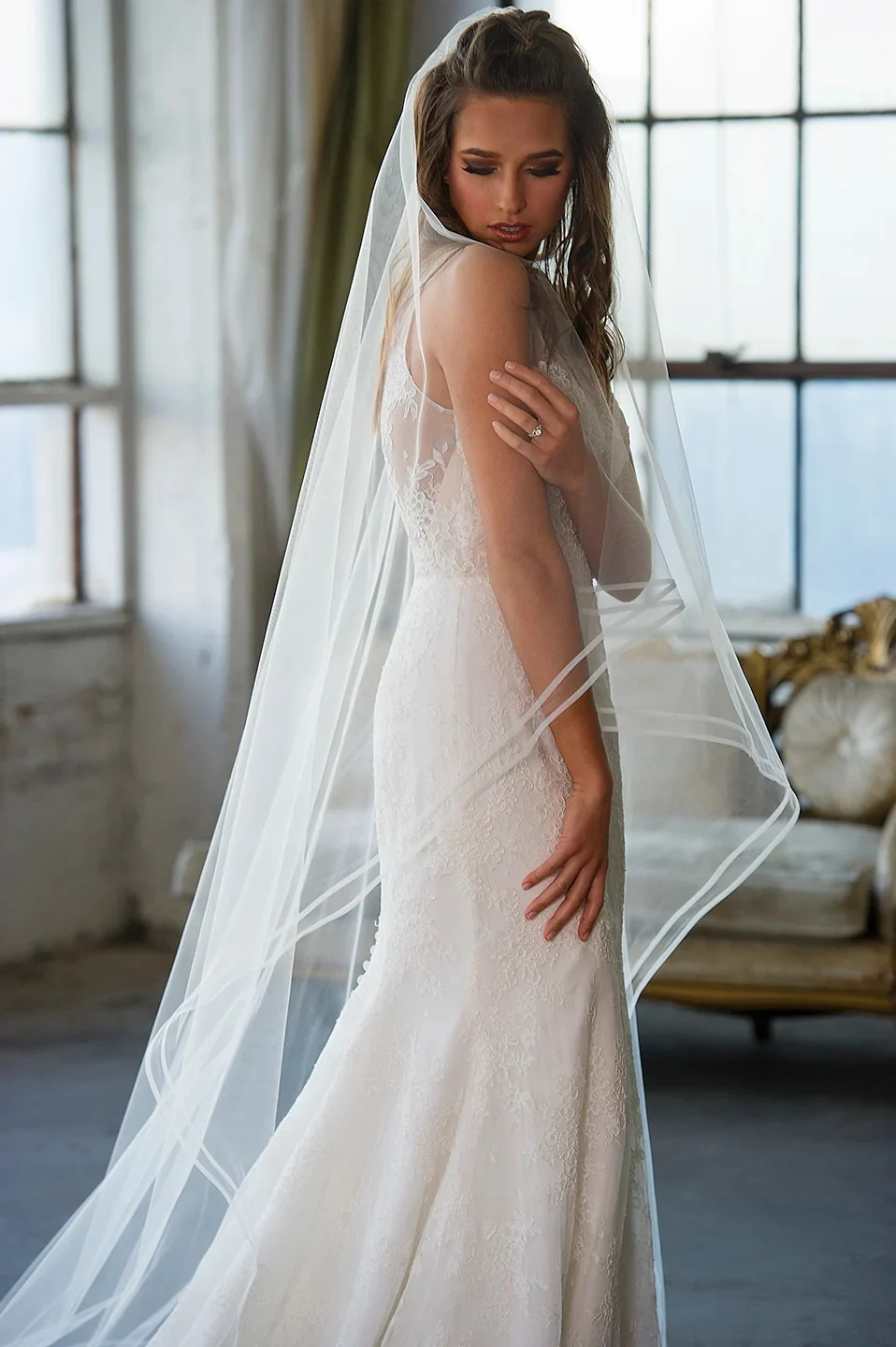 1805 Two-row Horsehair Chapel Length Veil - White