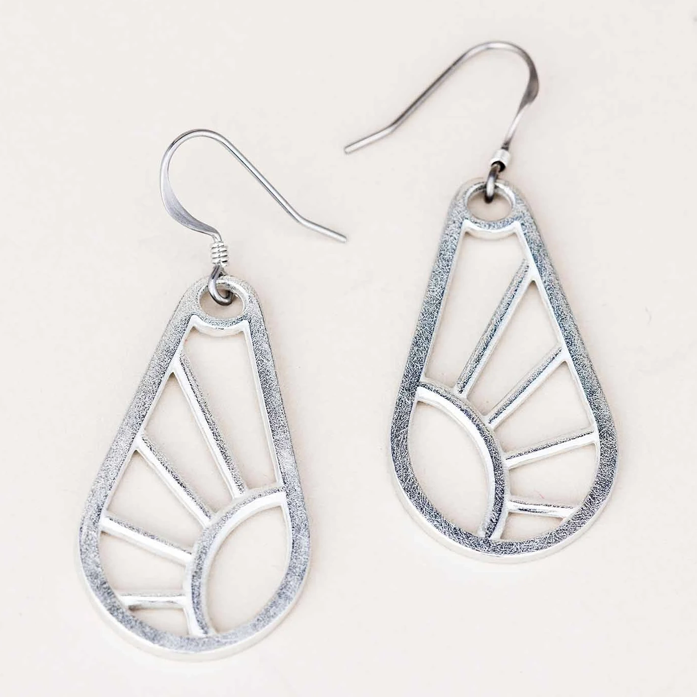 Shine Wire Earrings