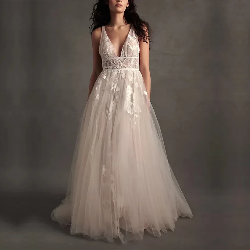 A-line V-neck Vintage Backless Tulle Wedding Dresses With Appliques Lace