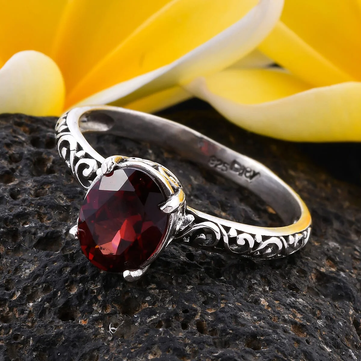 1.98 Ctw Mozambique Garnet Ring In Sterling Silver (size 5.0)