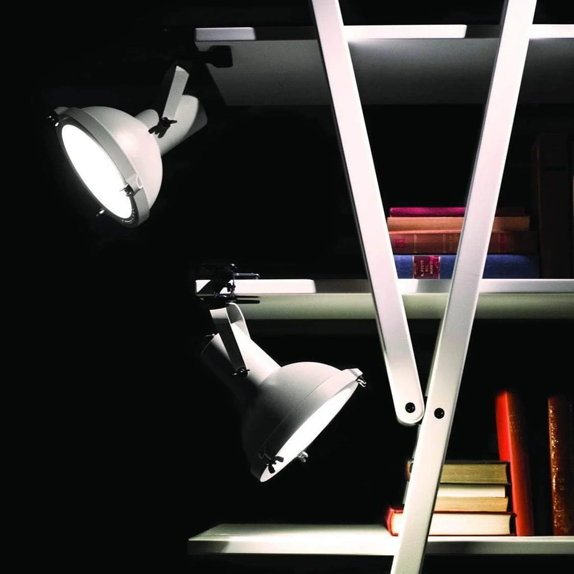 Pincer Clip Lamp - Projecteur 165 Pincer Clip By Le Corbusier - White Sand