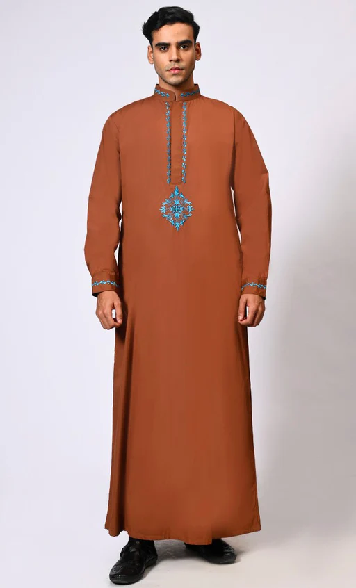 Artisanal Embroidery: Men's Brown Embroideerd Thobe With Pockets - S/62