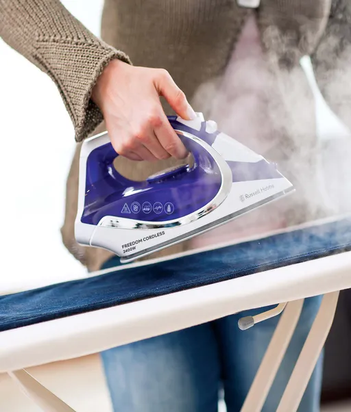 Russell Hobbs Freedom Cordless 2400w Iron