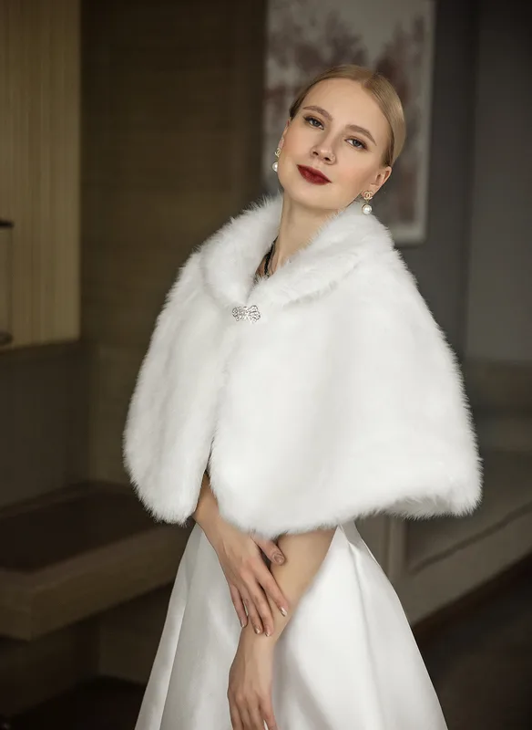 Faux Fur Sleeveless Bridal Wedding Fashion Shawl Cape (013286483)