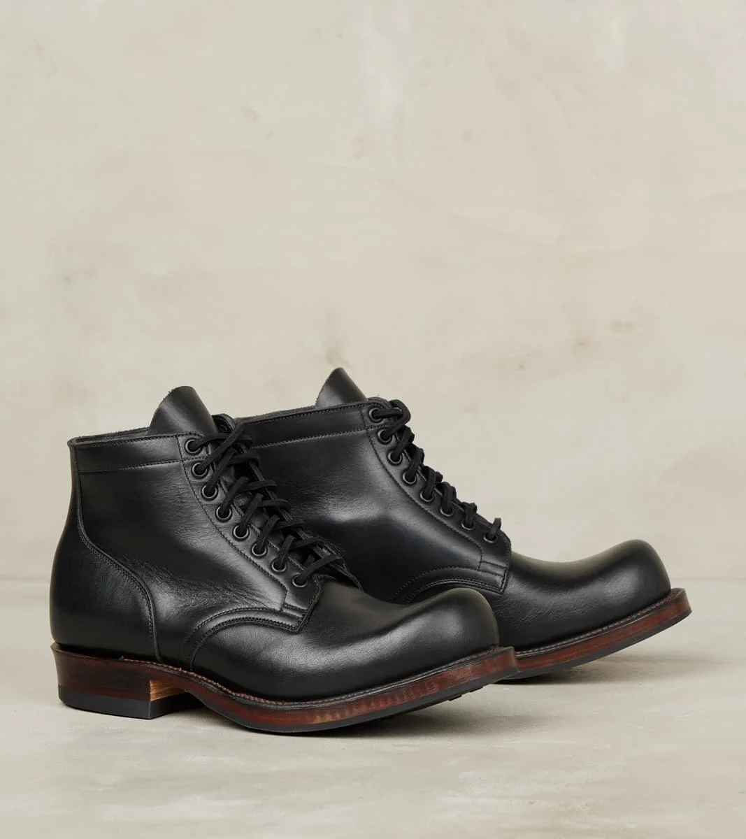 Service Boot - 310 - Split Dainite - Horween Black Wooly Cxl
