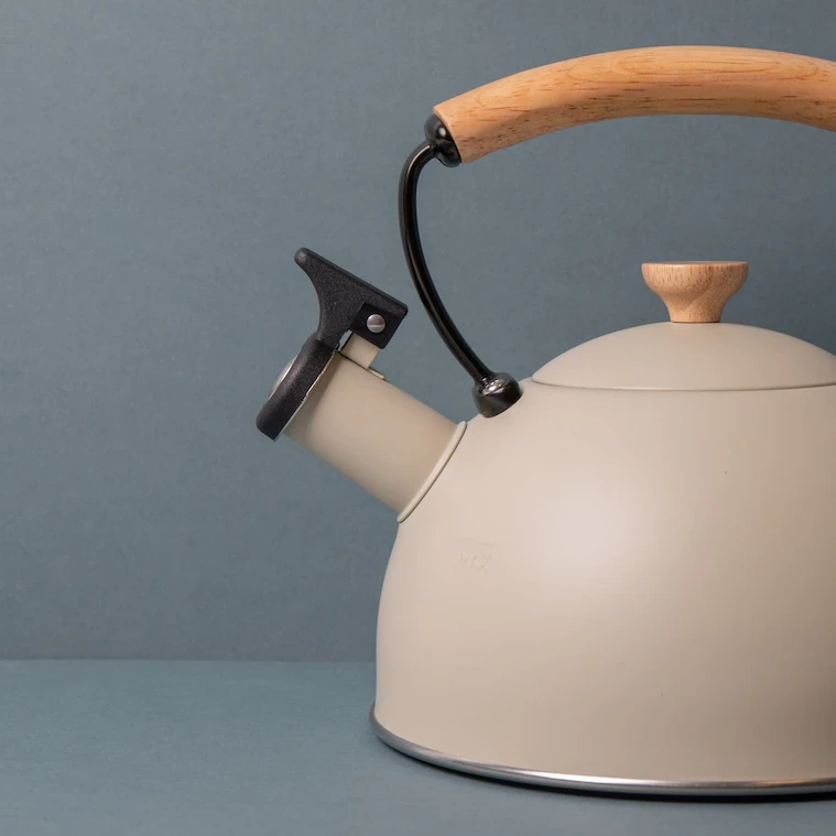 Latte Whistling Kettle With Wooden Handle, 1.6l