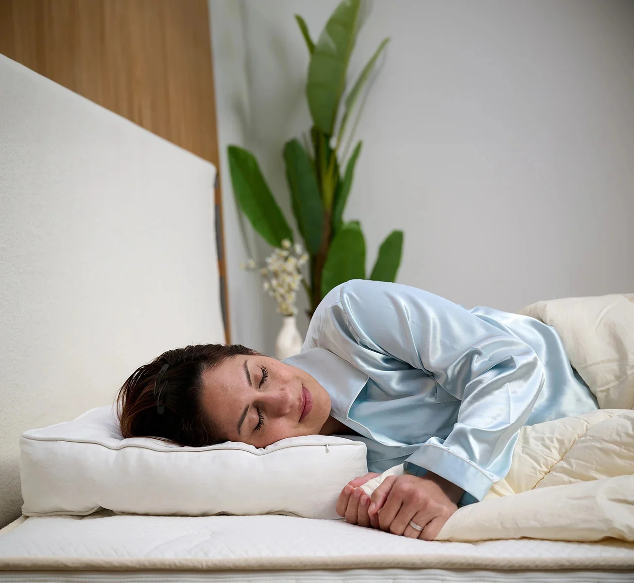 Neck Support Wool Contour Pillow