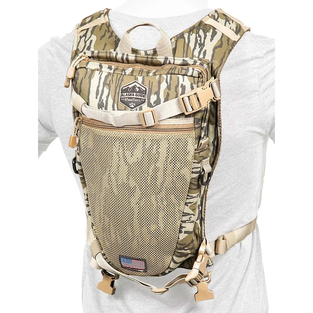 Alaska Guide Creations Stalker - Mossy Oak Bottomland Hydration Pack Stk-mobl