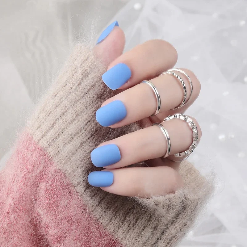 Elegant Sky Blue Matte Short-length Round-shaped Press On Nail Set With Easy Application Feature